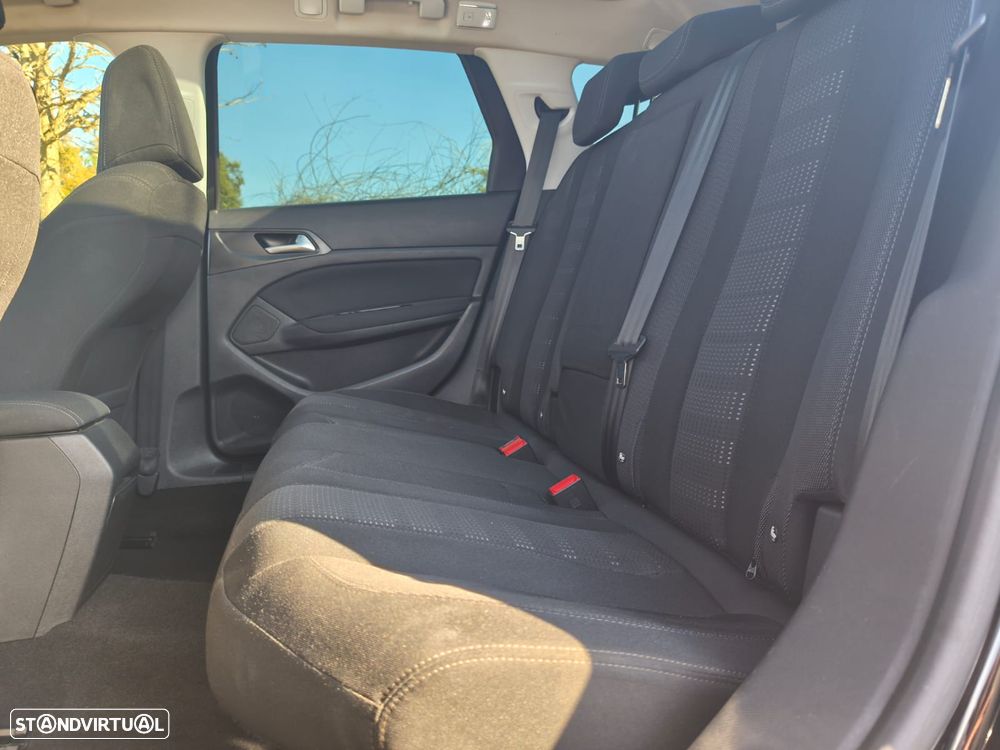 Peugeot 308 SW BlueHDi 120 EAT6 Stop & Start Allure - 4