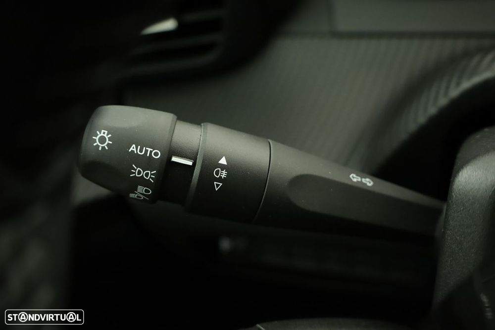 Peugeot e-208 51 kWh Allure - 17