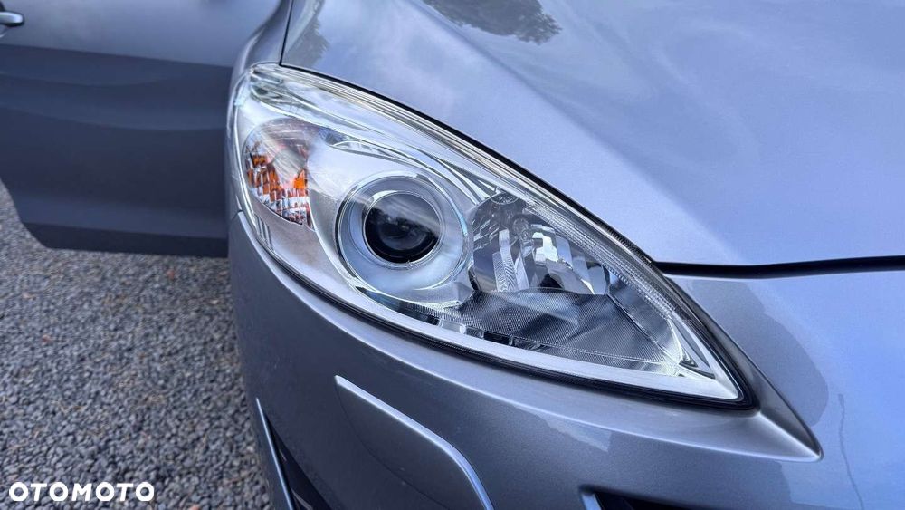 Mazda 5 2011
