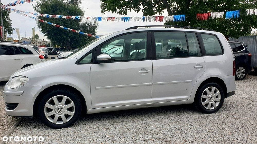 Volkswagen Touran - 33