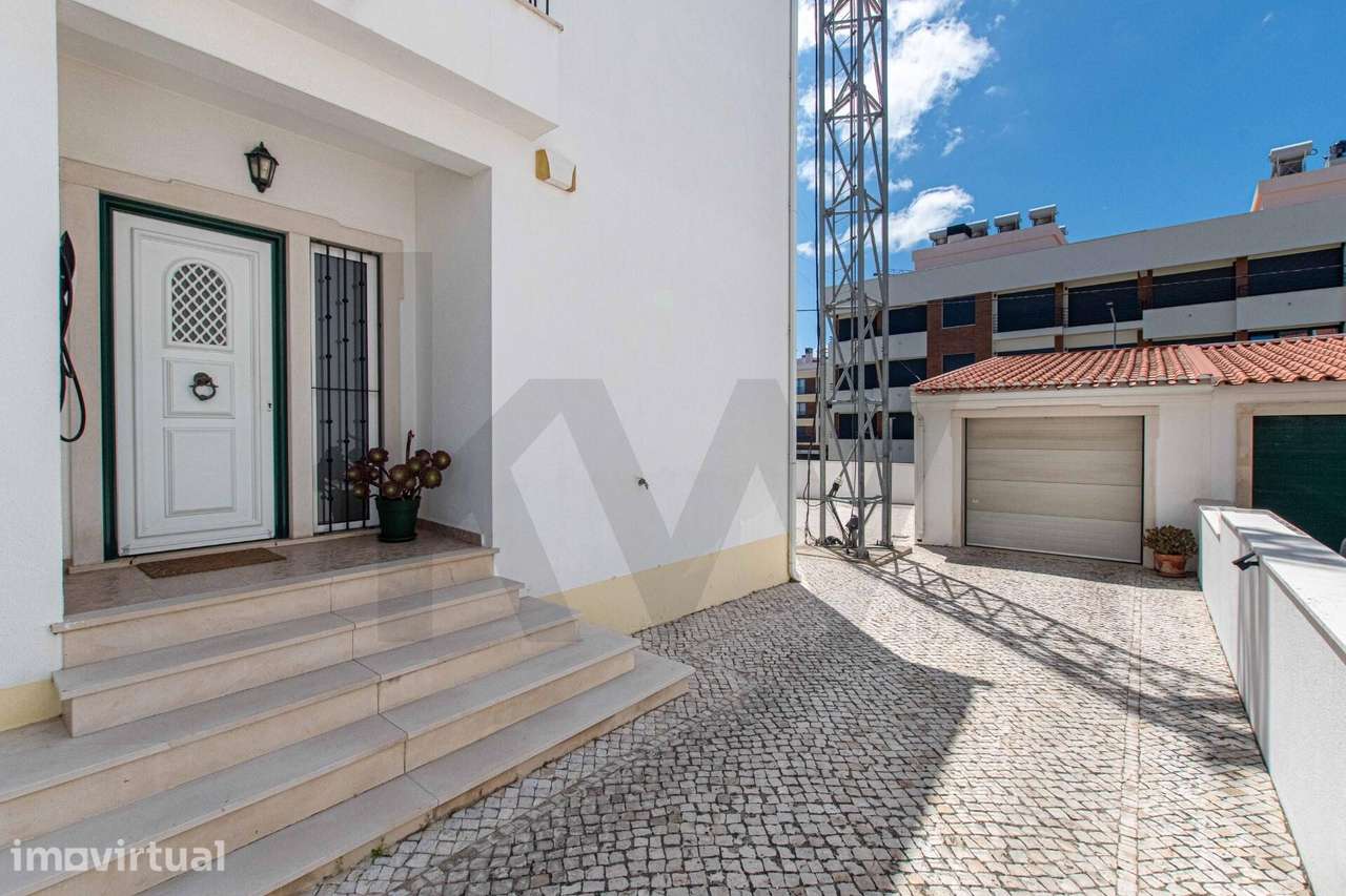 Moradia isolada T4 com 275 m2 num lote de 520 m2 e garagem — Arruda do - Grande imagem: 3/50