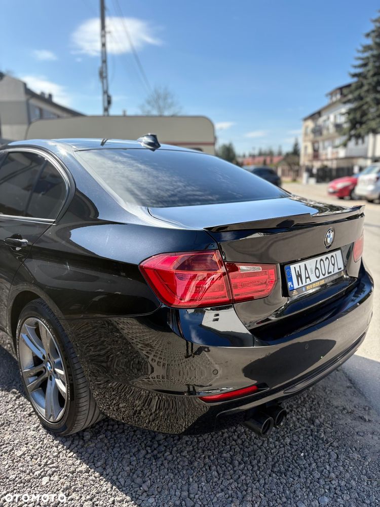 BMW Seria 3 328i Sport Line - 11