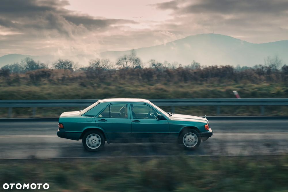 Mercedes-Benz W201 (190) - 4