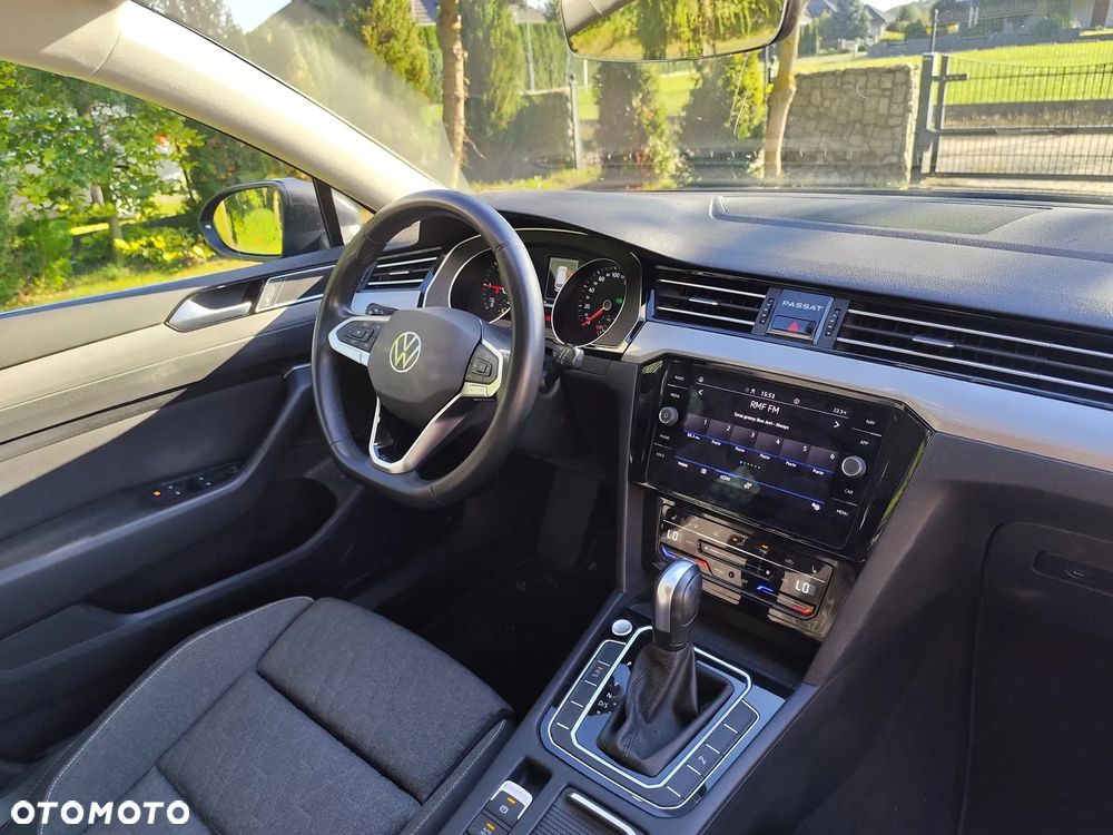 Volkswagen Passat - 11