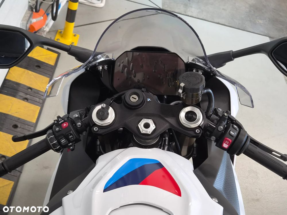 BMW S - 12