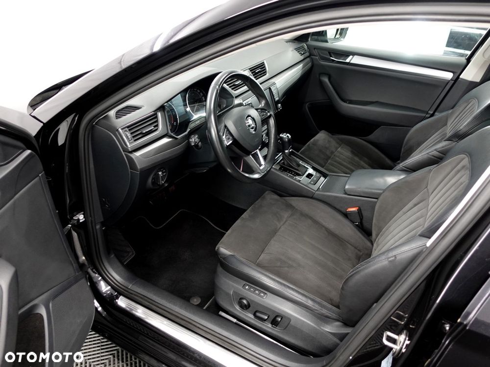 Skoda Superb 2.0 TDI Style DSG - 11