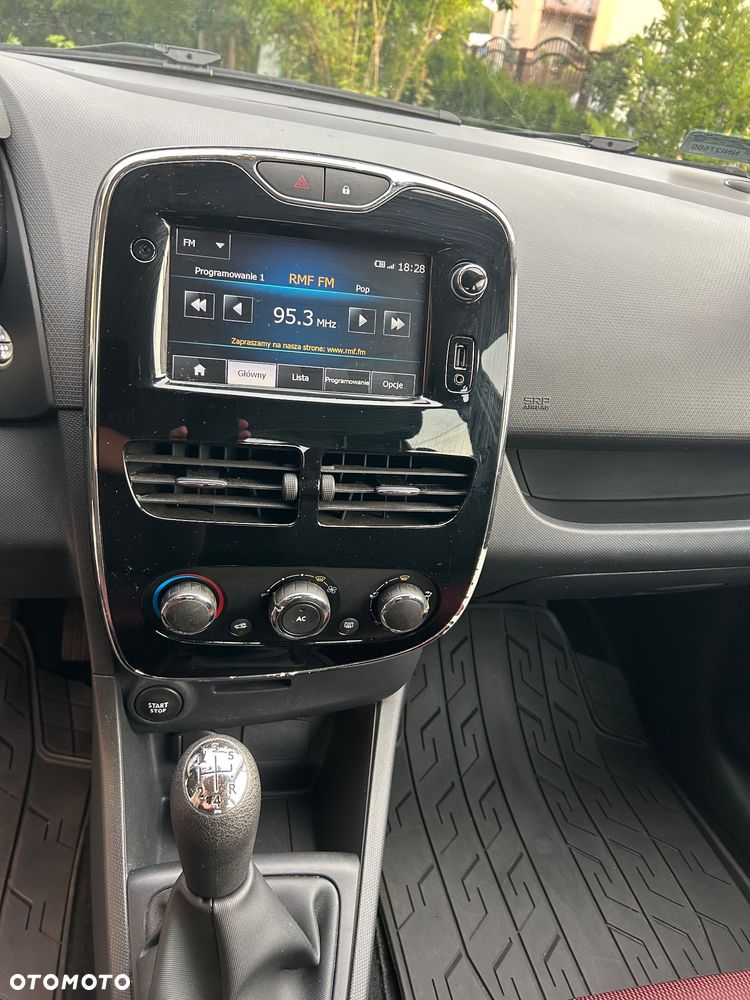 Renault Clio 1.2 16V Life - 12