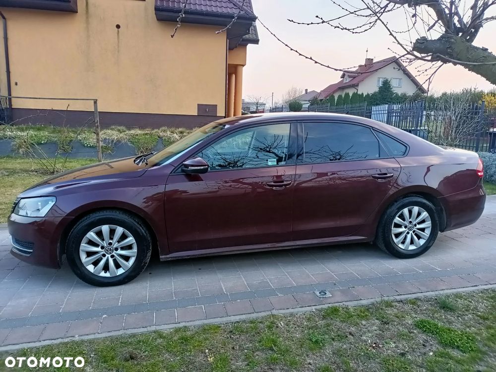 Volkswagen Passat - 4