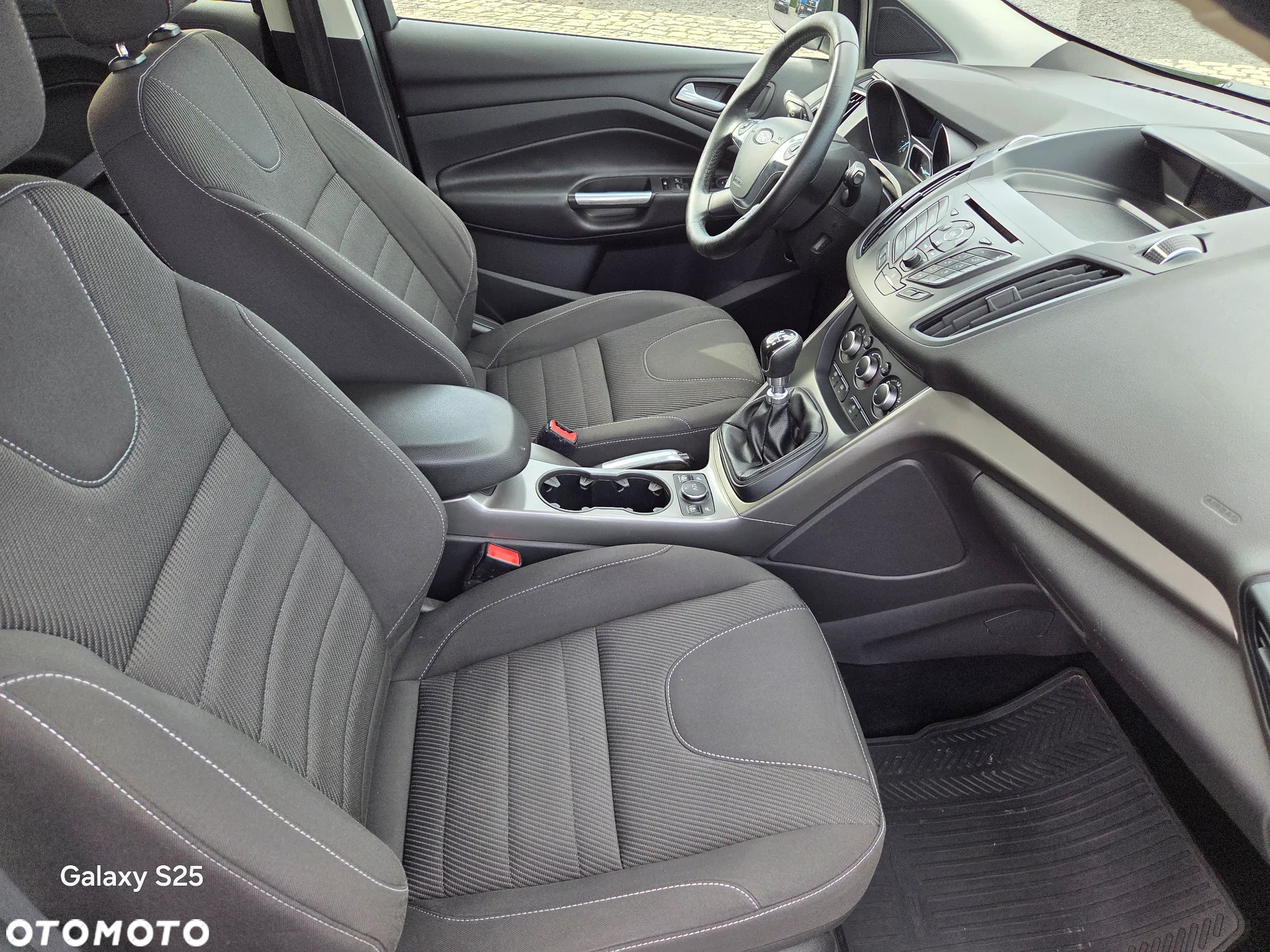Ford Kuga - 10