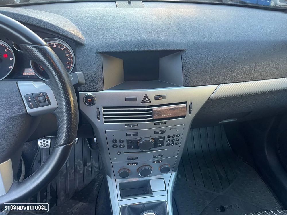 Opel Astra GTC 1.3 CDTI - 11