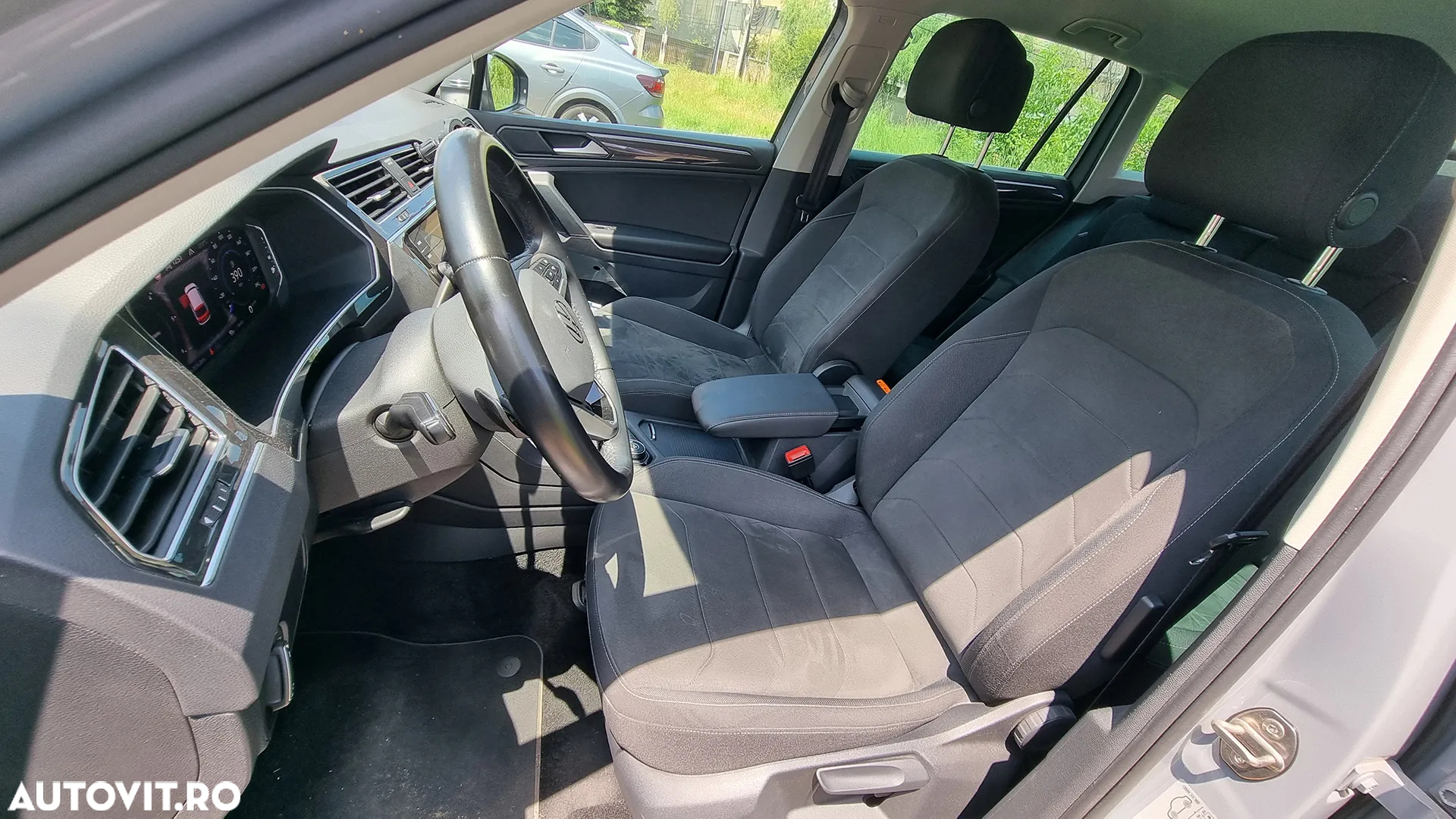 Volkswagen Tiguan 2.0 TDI SCR 4MOTION DSG Elegance - 9