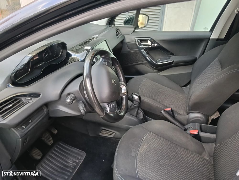 Peugeot 208 1.2 PureTech Style - 11