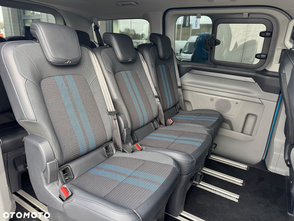 Ford Tourneo Custom - 3