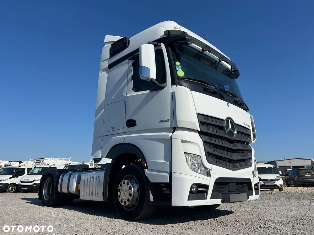 Mercedes-Benz Actros - 11