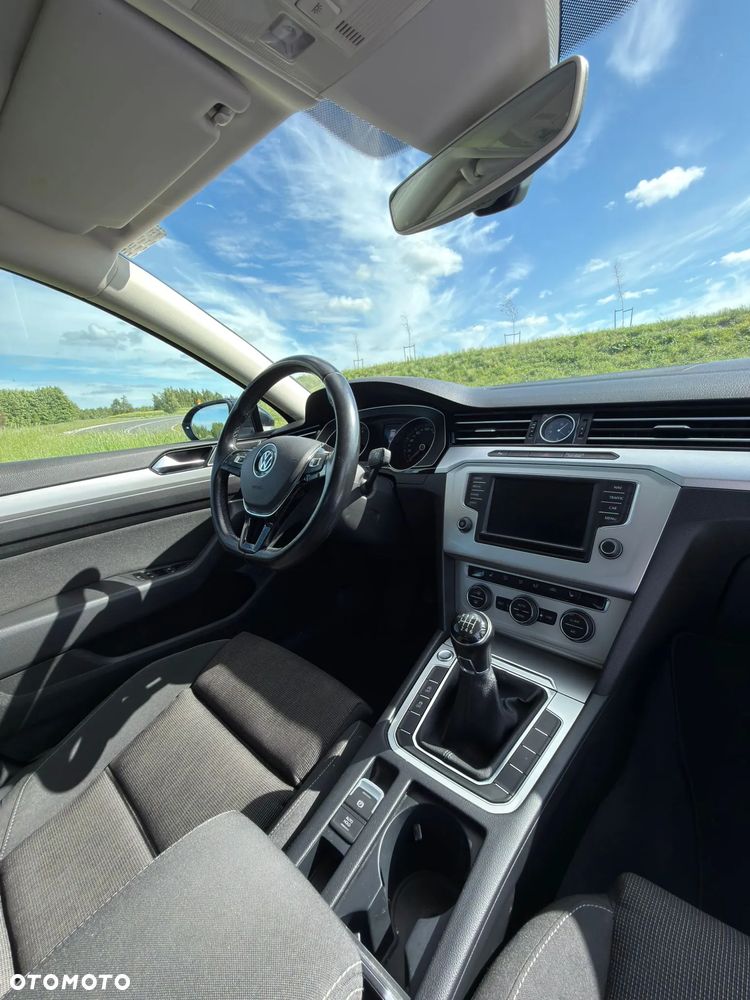 Volkswagen Passat 1.8 TSI BMT Comfortline - 17