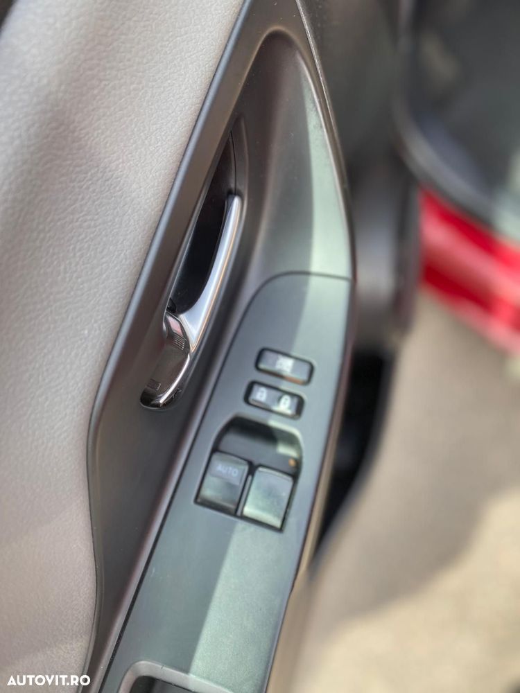 Toyota Yaris 1.5 VVT-i HSD Luna - 13