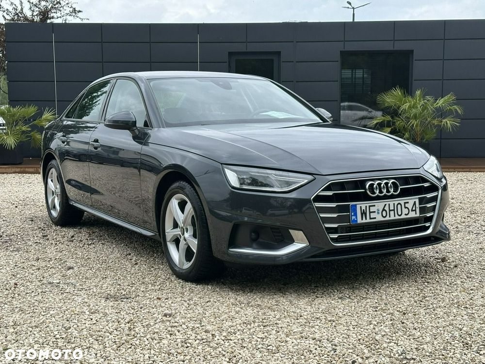Audi A4 Limousine - 1