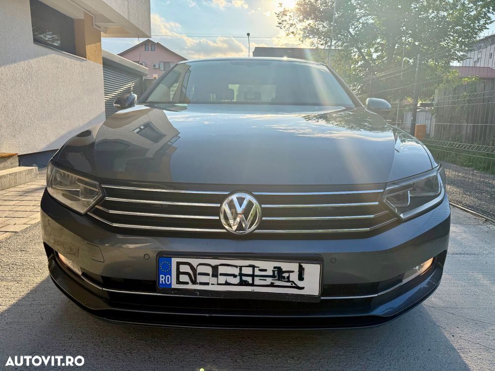 Volkswagen Passat - 1