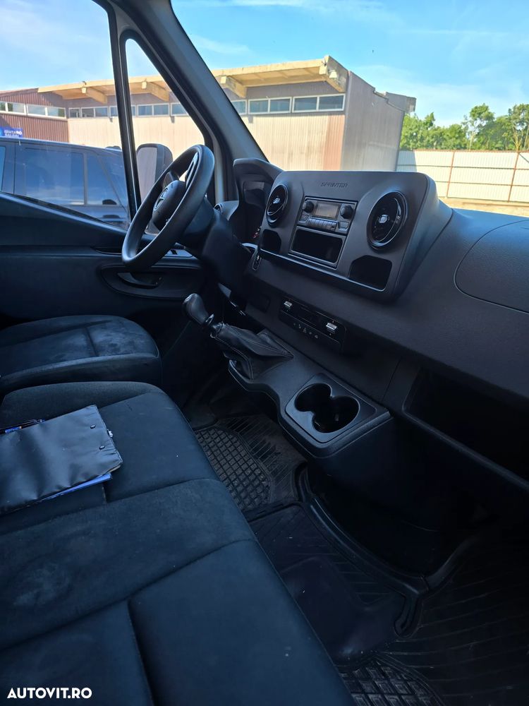 Mercedes-Benz Sprinter - 20