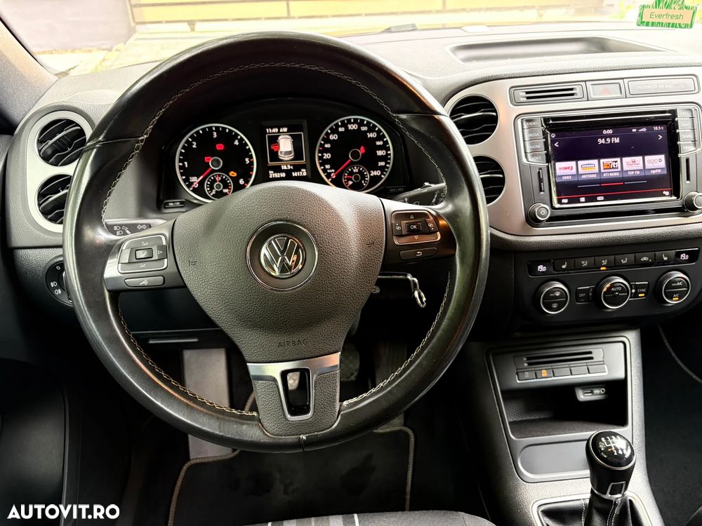 Volkswagen Tiguan 2.0 TDI SCR BlueMotion Technology Lounge Sport & Style - 16