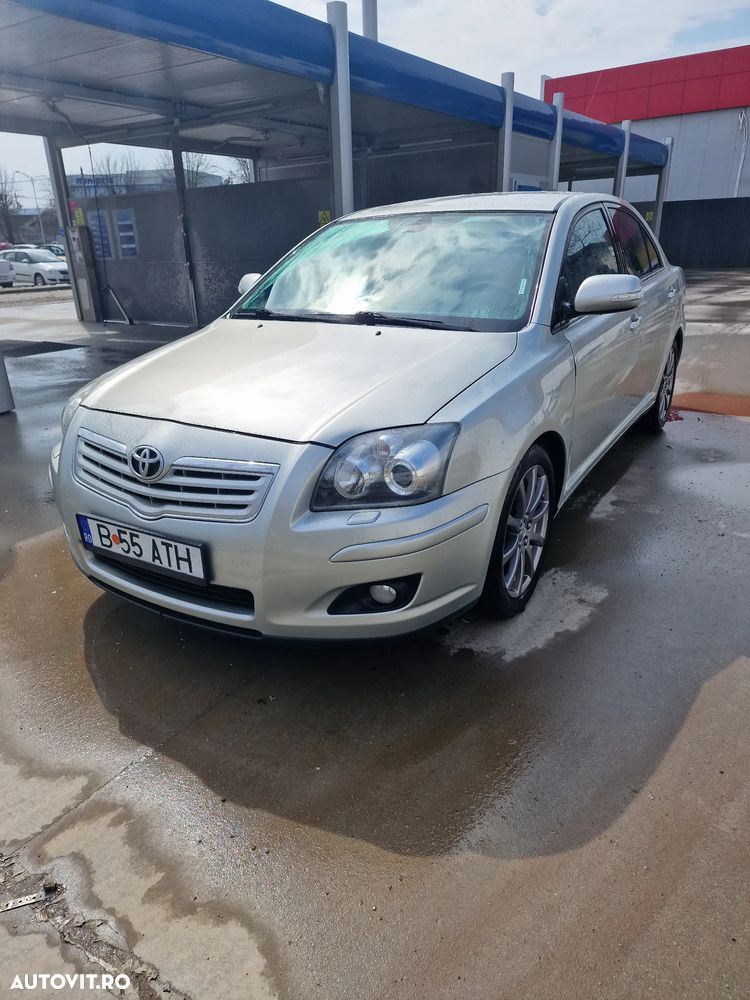 Toyota Avensis 2.0 Luxury - 1