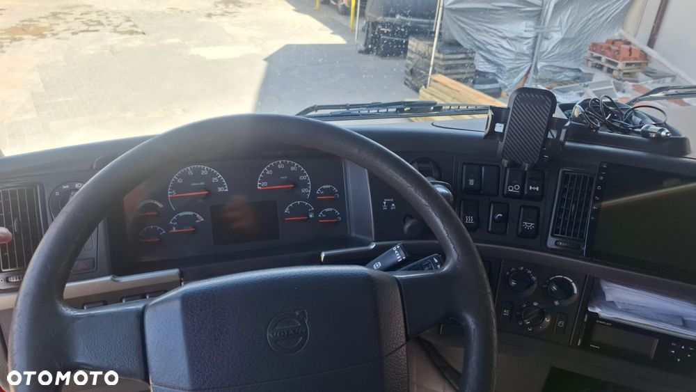 Volvo FH12 - 9