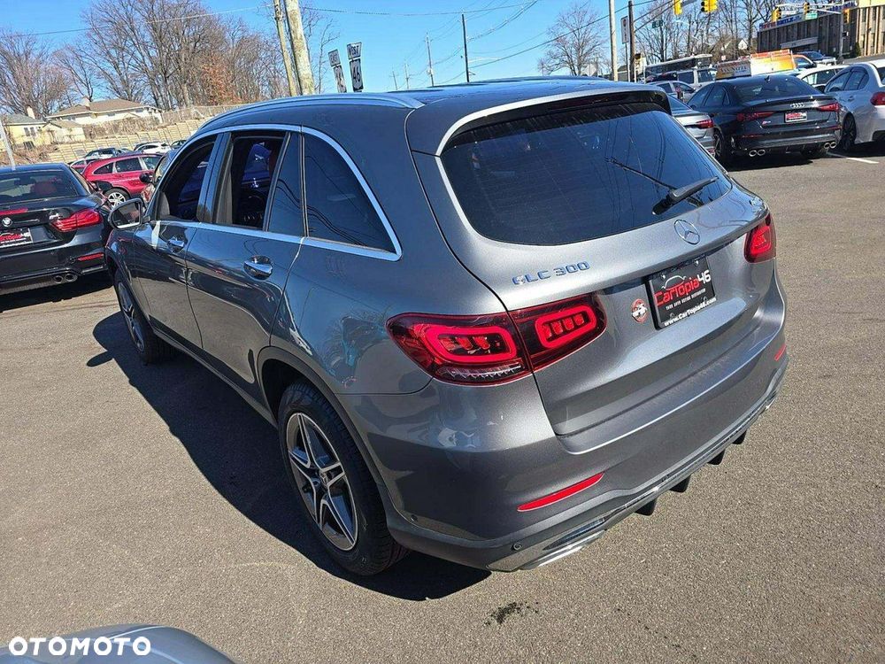 Mercedes-Benz GLC 300 4Matic 9G-TRONIC AMG Line - 4