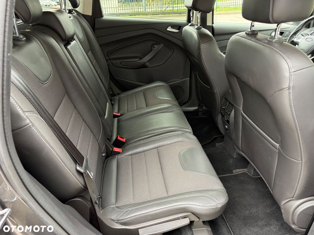 Ford Kuga 2.0 TDCi 2x4 Titanium - 20