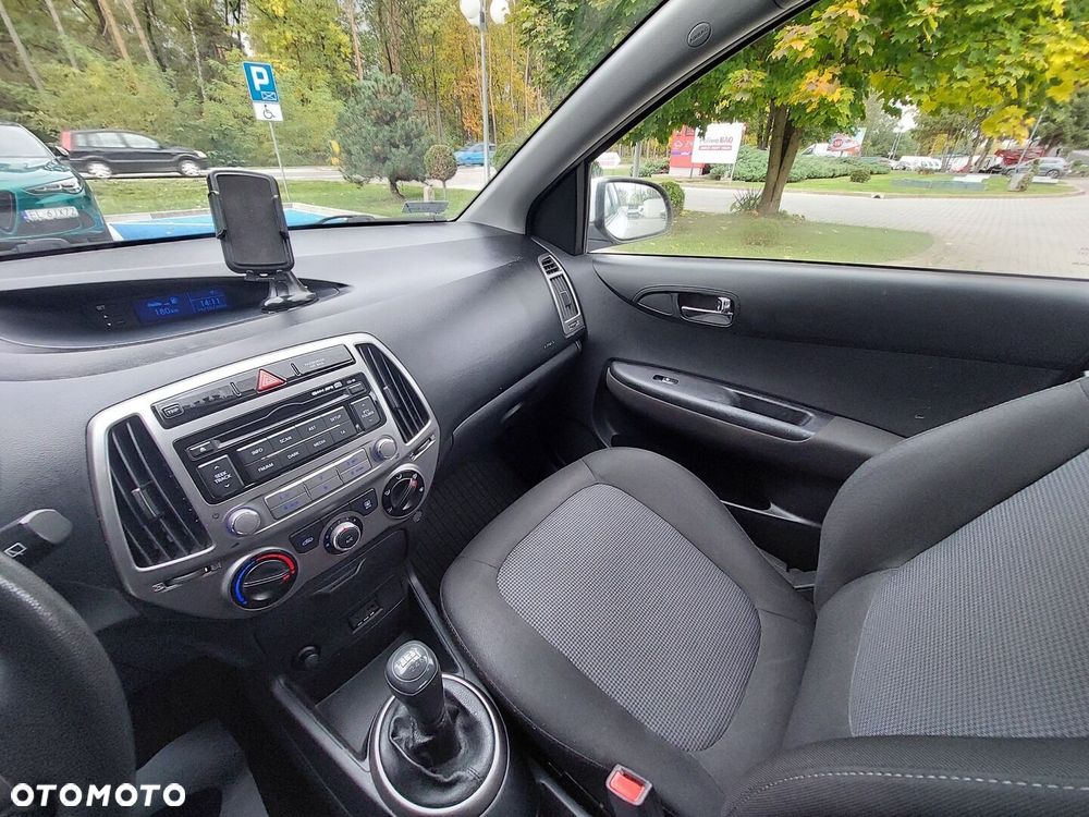Hyundai i20 - 18