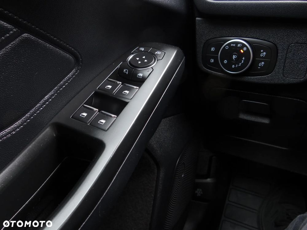 Ford Focus 1.5 EcoBlue Start-Stopp-System TITANIUM - 39