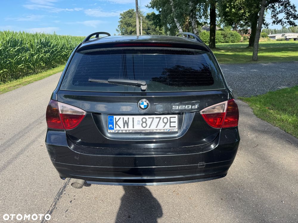 BMW Seria 3 320d - 4