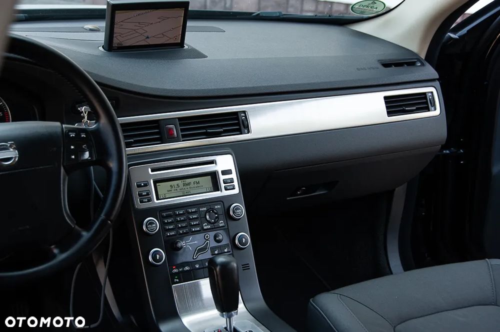 Volvo V70 2.4D Summum - 30