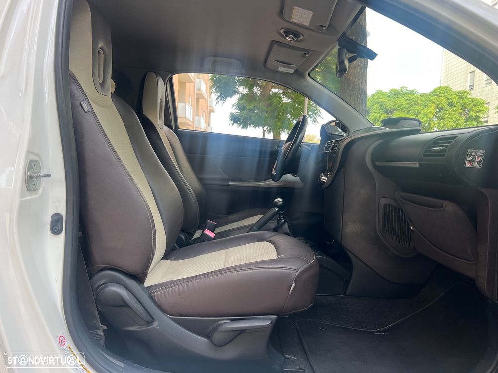 Toyota iQ 1.0 VVT-i Essential+AC - 16