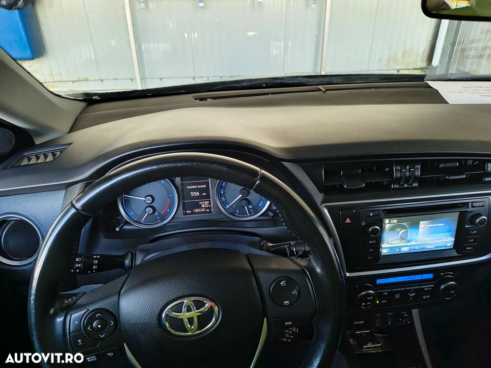 Toyota Auris 1.4 D-4D Comfort - 23