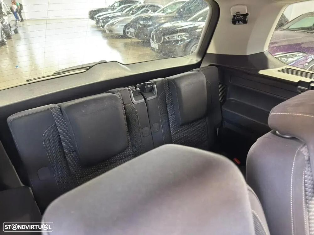 VW Touran 2.0 TDI Confortline - 19