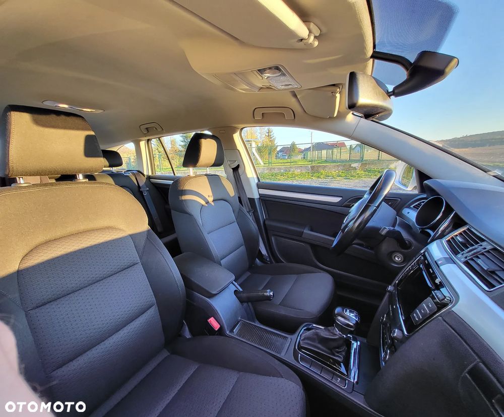 Skoda Superb 2.0 TDI Active DSG - 8
