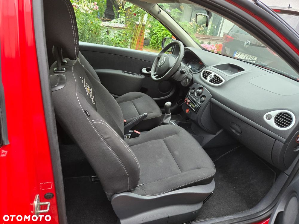 Renault Clio 1.2 16V 75 Yahoo - 12
