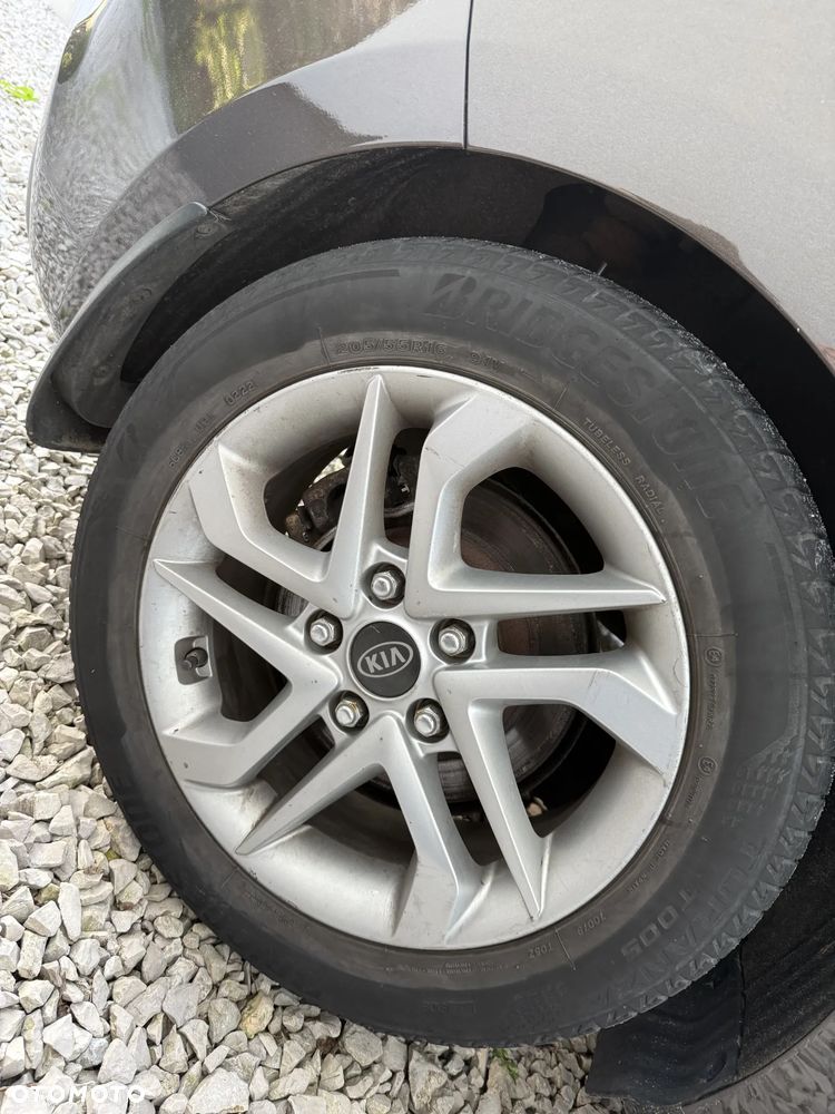Kia Carens 1.6 GDI M 7os - 25