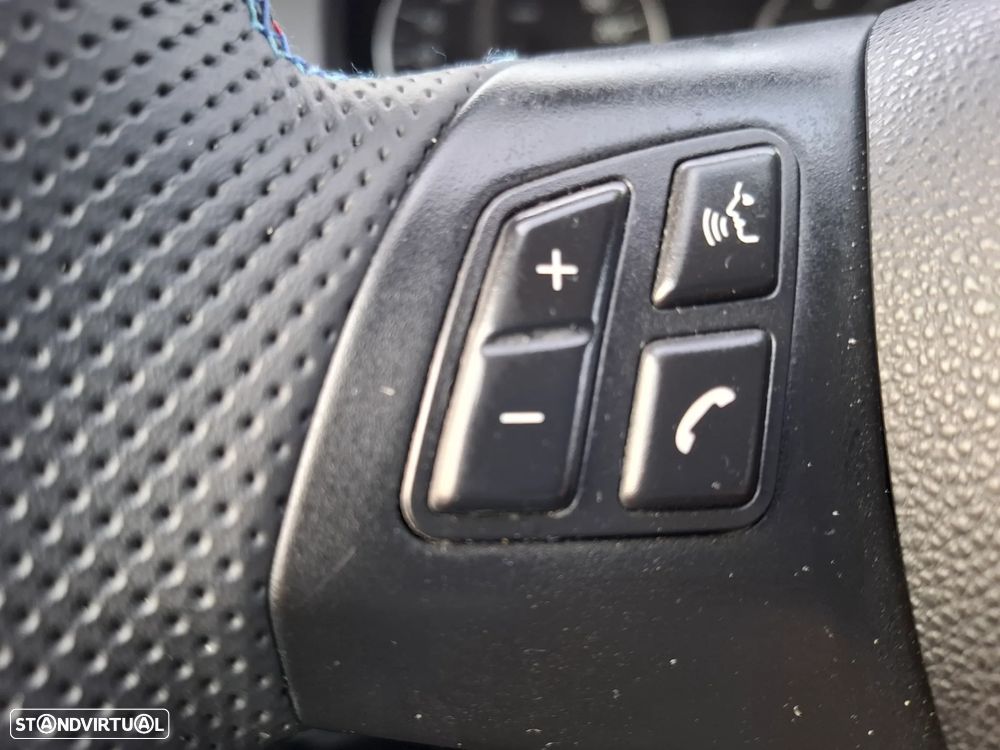 BMW 320 dA Exclusive - 13