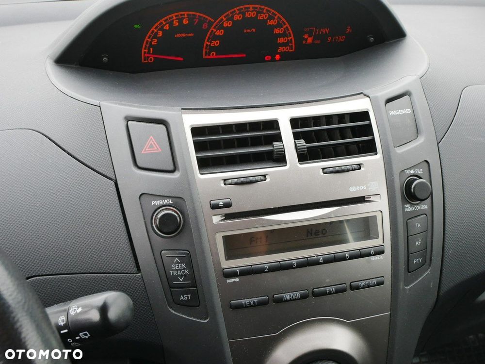 Toyota Yaris 1.33 Active - 18