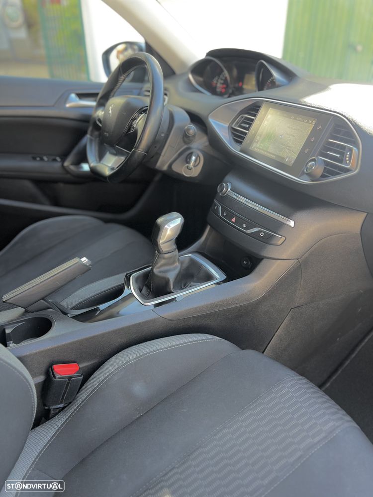 Peugeot 308 SW 1.6 BlueHDi Style - 17