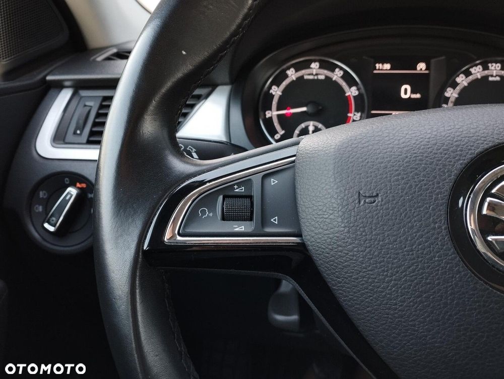 Skoda RAPID 1.0 TSI Ambition - 16