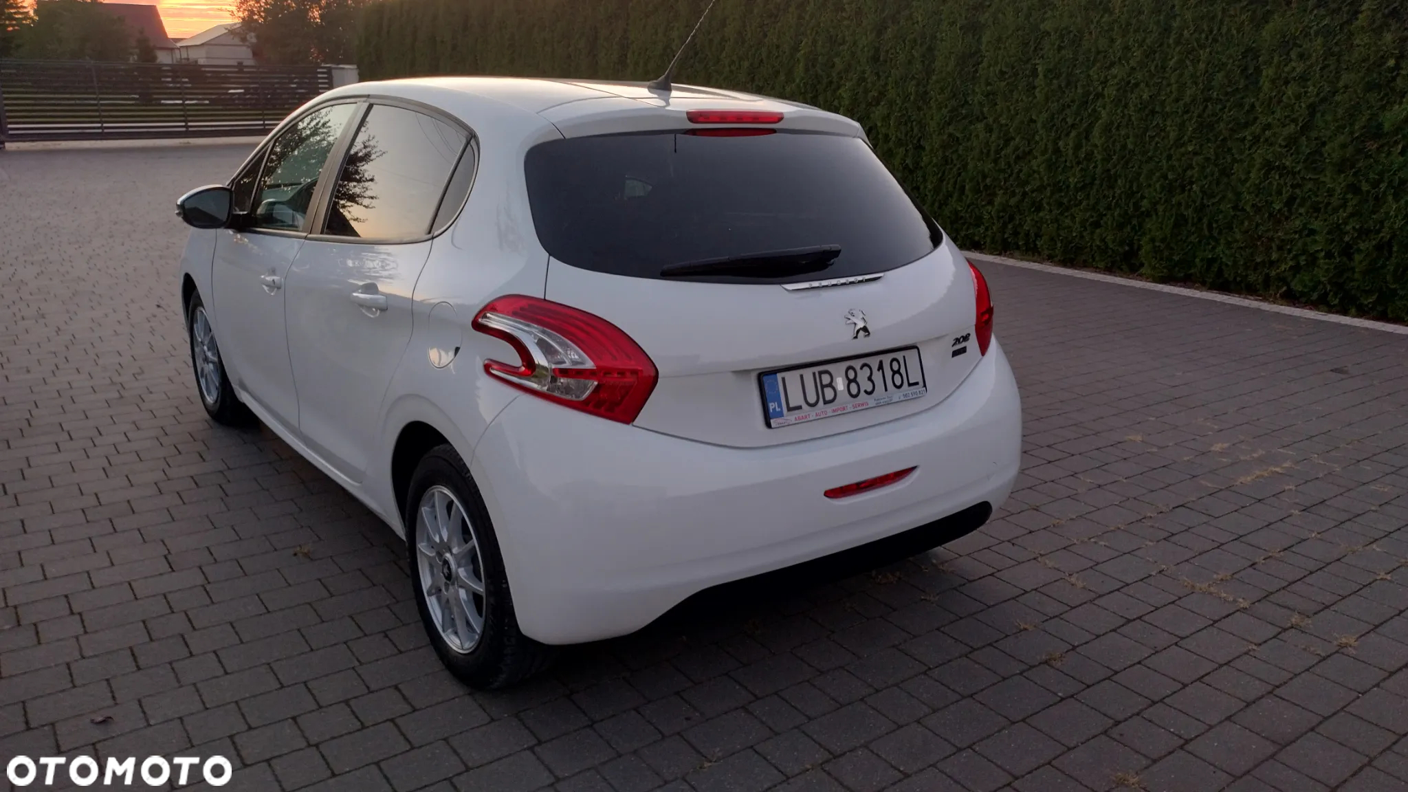 Peugeot 208 - 5