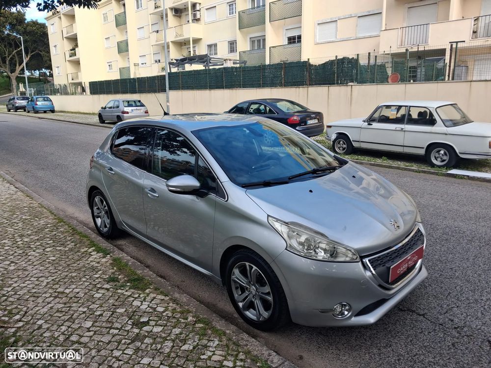 Peugeot 208 - 5