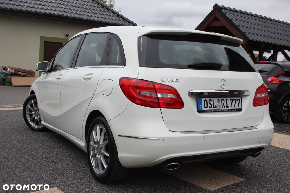 Mercedes-Benz Klasa B 180 Edition - 35