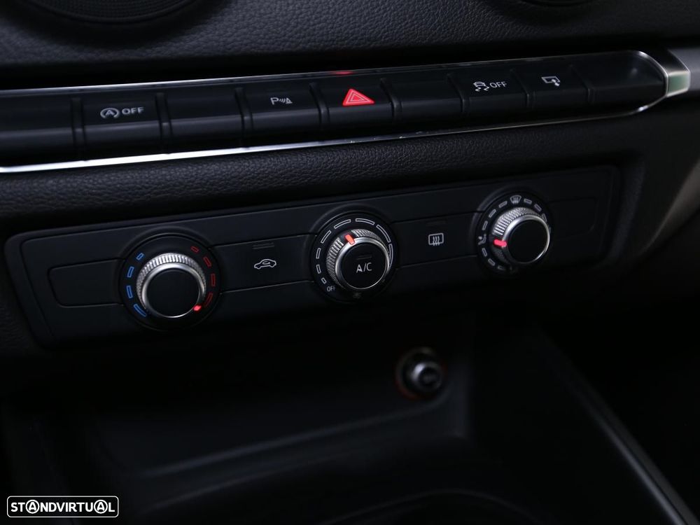 Audi A3 Limousine 1.6 TDI Business Line Attraction - 18