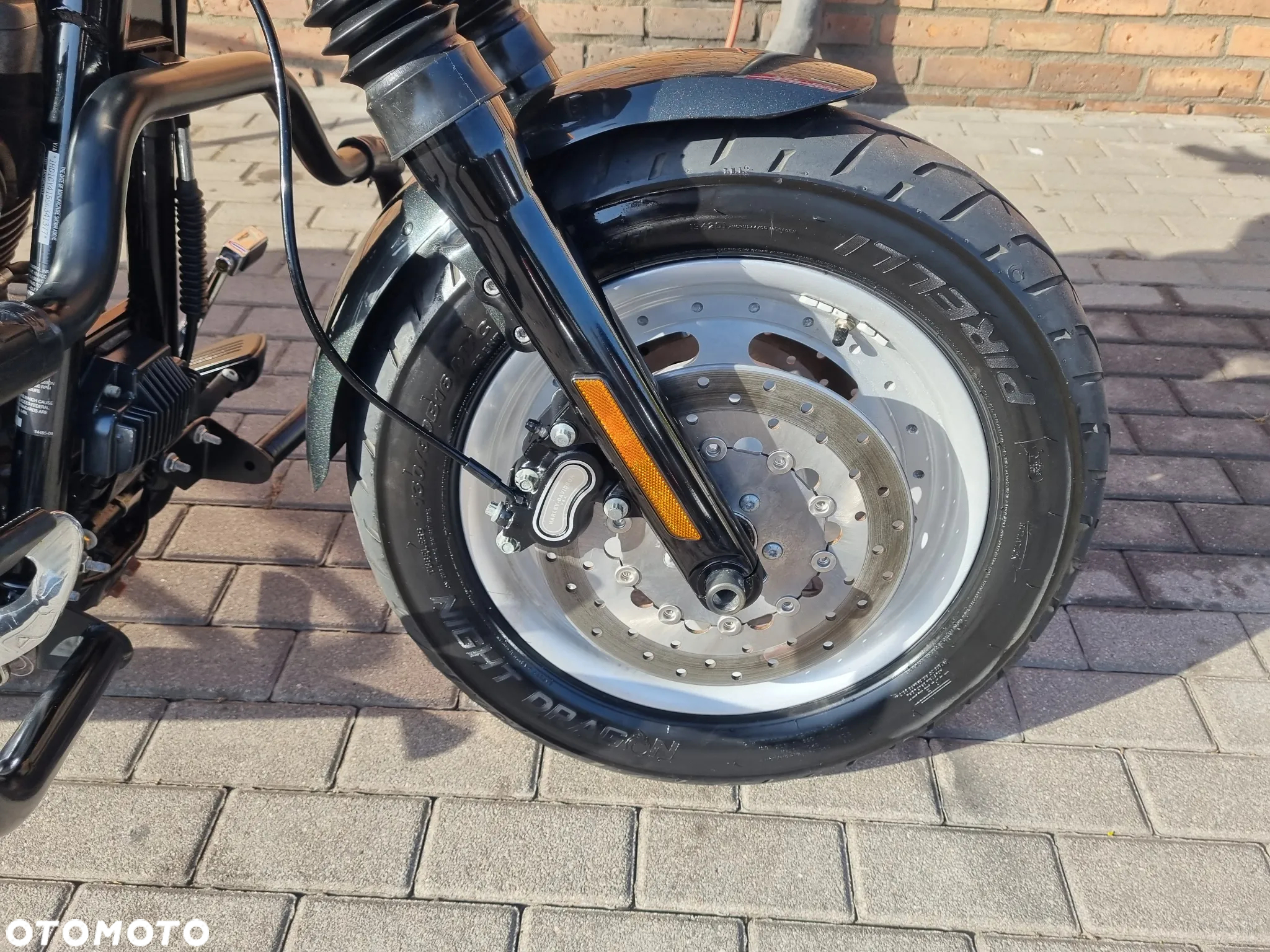 Harley-Davidson Dyna Fat Bob - 24