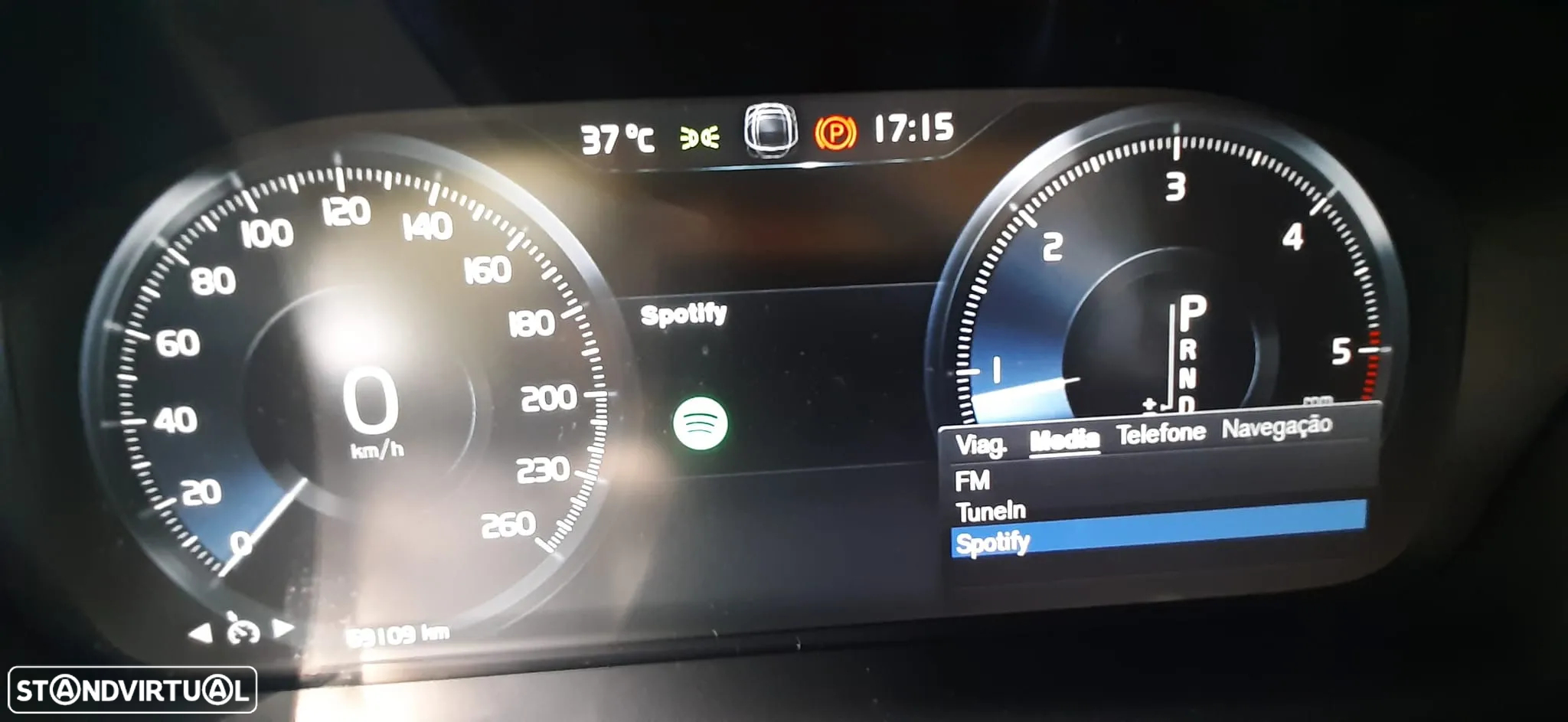 Volvo V60 2.0 D3 Momentum Geartronic - 17