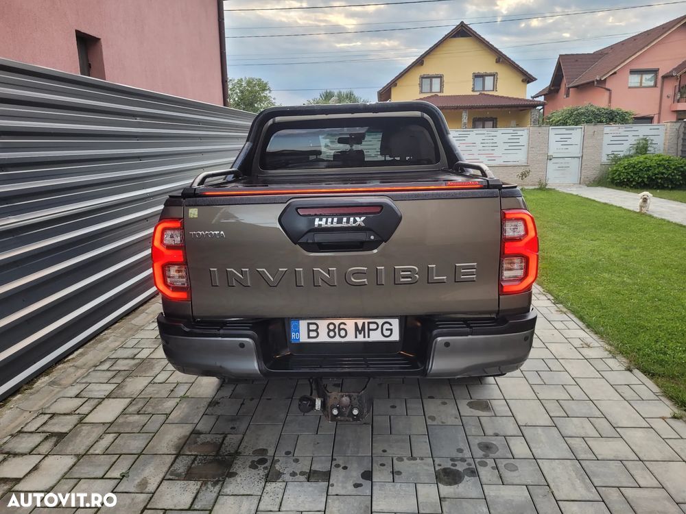 Toyota Hilux 2.8D 204CP 4x4 Double Cab AT Invincible Color Edition - 3