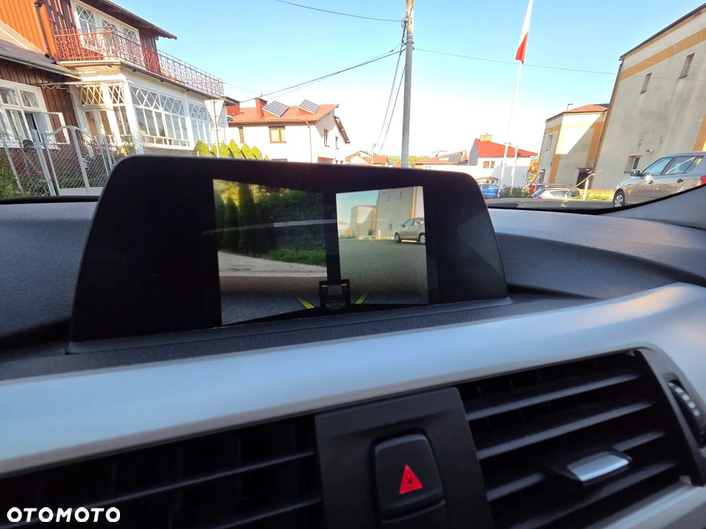 BMW Seria 3 318d - 24